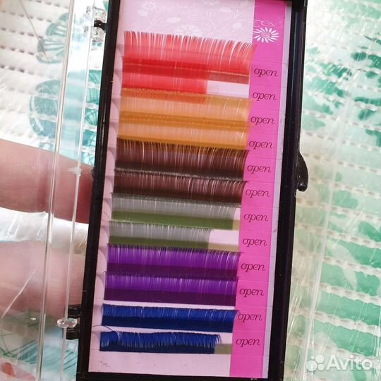 Ресницы пакетом много