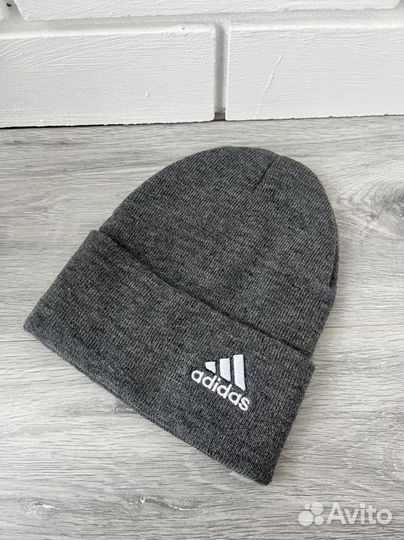 Новые шапки Adidas