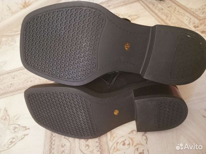 Ботинки женские 37 размер новые
