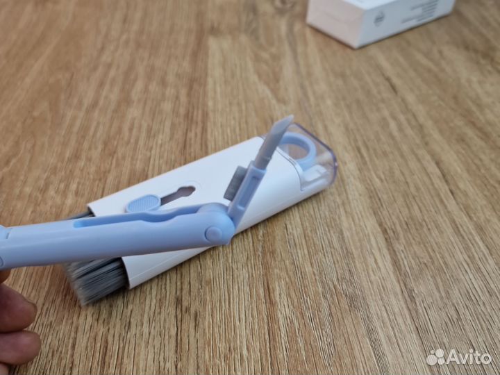 Щетка для телефона, наушников, клавиатуры