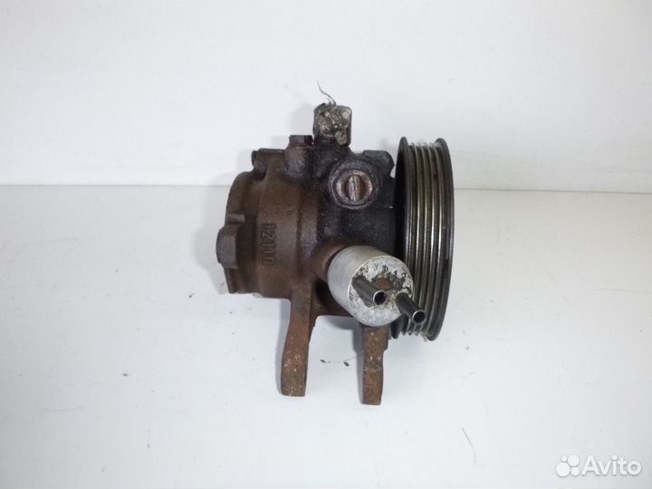 Насос гидроусилителя Toyota Corolla E10