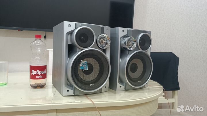 Акустические колонки LG