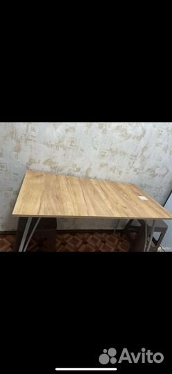 Стол кухонный