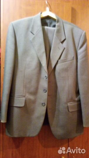 Продам костюмы 52-54 рост 170 Тайланд.Вьетнам