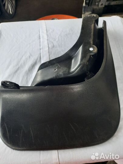 Продам задний брызговик VAG