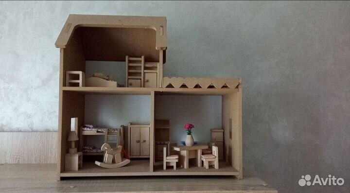 Кукольный домик с мебелью
