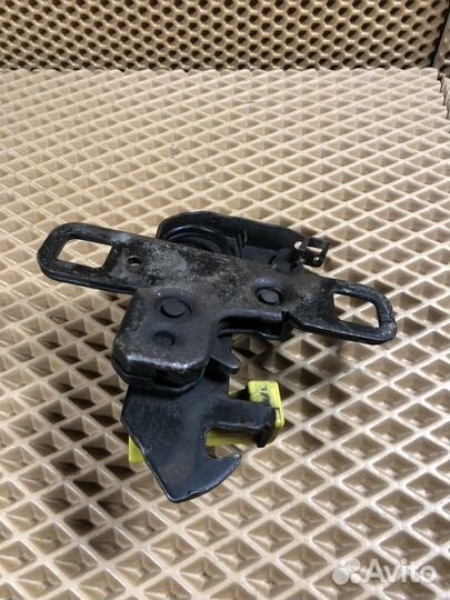 Замок капота Ford Taurus 2