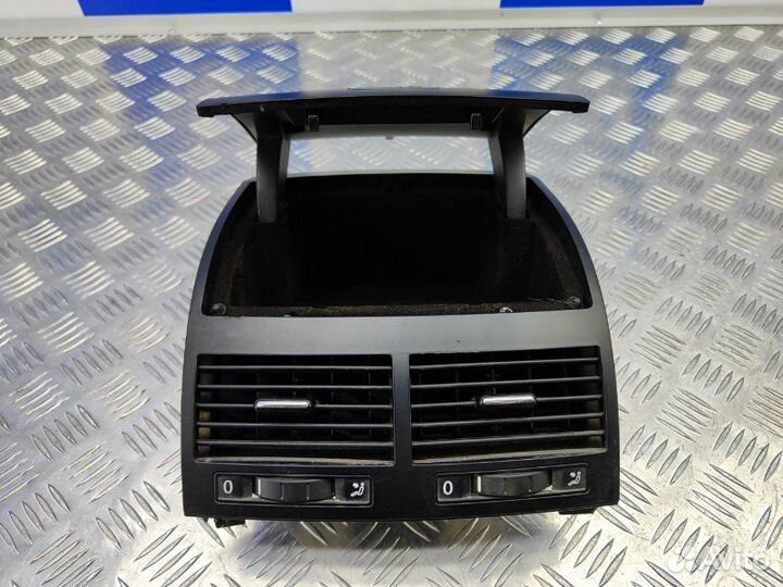 Дефлектор воздушный центральный Volkswagen Touareg