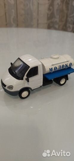 Модель автомобиля газель молоковоз в 43 масштабе
