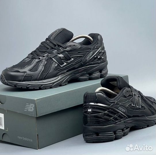 Черные New Balance 1906