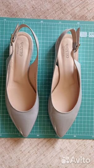 Туфли лаковые, новые, 38