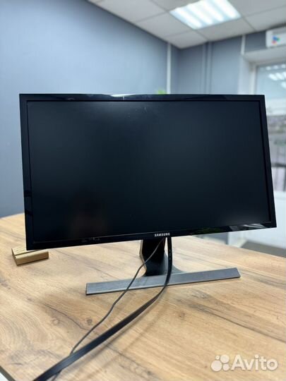 Монитор Samsung U28E590D 4K