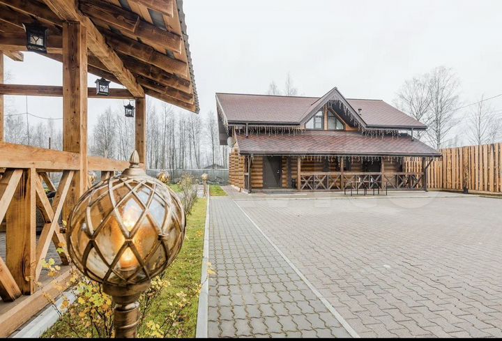 Коттедж 200 м² на участке 12 сот.