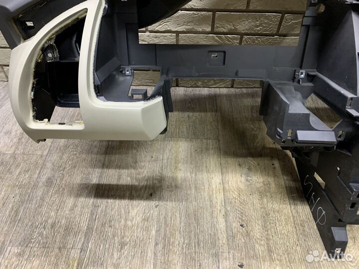 Infiniti QX56/QX80 Торпедо