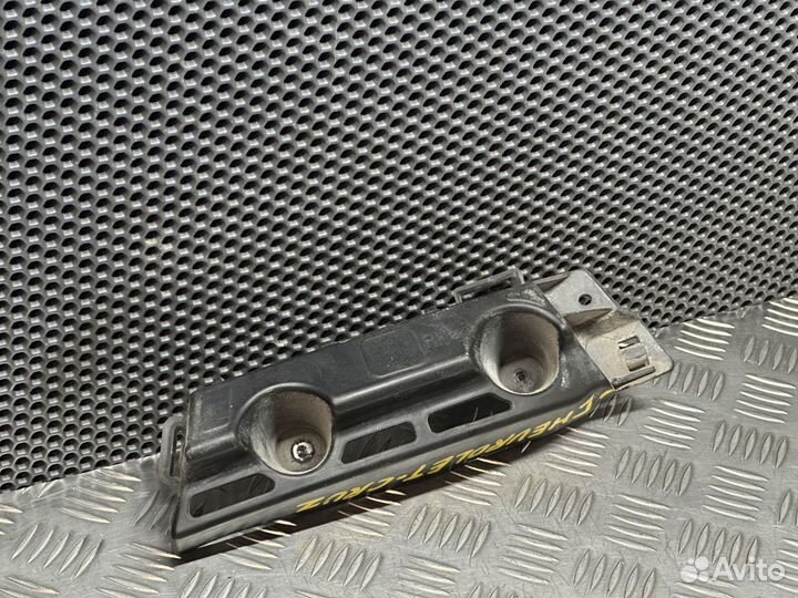 Кронштейн бампера заднего Chevrolet Cruze J300