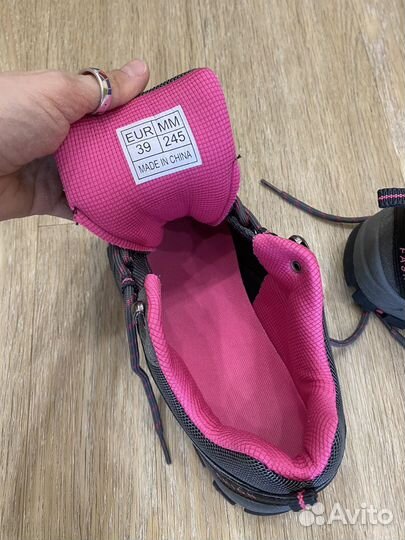 Трекинговая обувь женская 39