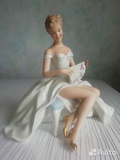 Статуэтка Дама с веером Wallendorf Германия