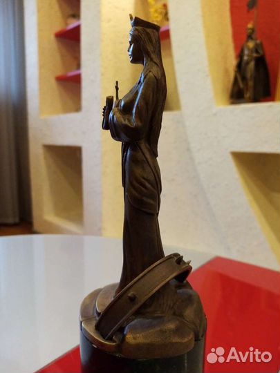 Статуэтка Святая Екатерина