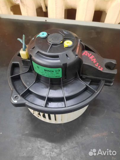 Моторчик отопителя toyota avensis