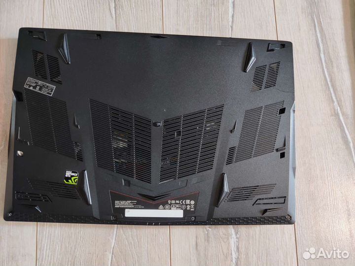 MSI GL73 Игровой ноутбук i7 16gb 1050ti