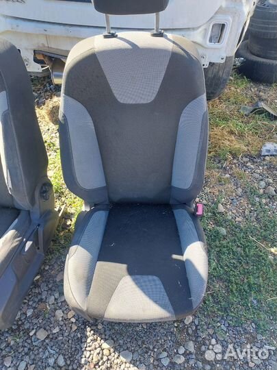 Сиденья на Ford focus 3