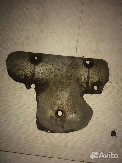 Термоэкран защита выпускного коллектора Ford Focus