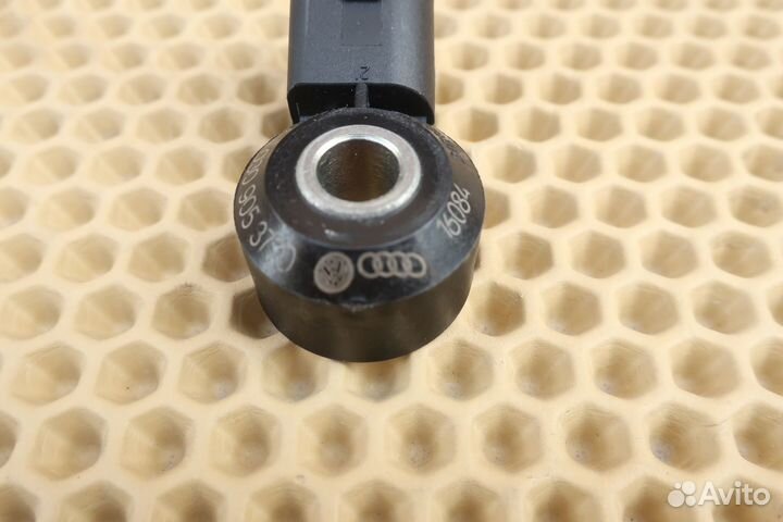 Датчик детонации VAG 030905377D