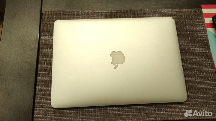 Apple MacBook Air 13 Early 2015 (13.3, i5, 8gb)