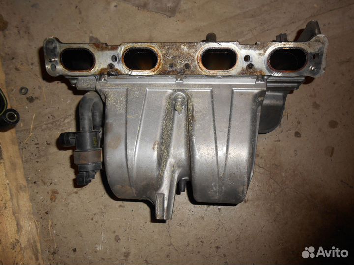 Коллектор впускной Opel Zafira B 1,6л Z16XEP