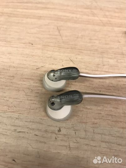 Наушники Sony