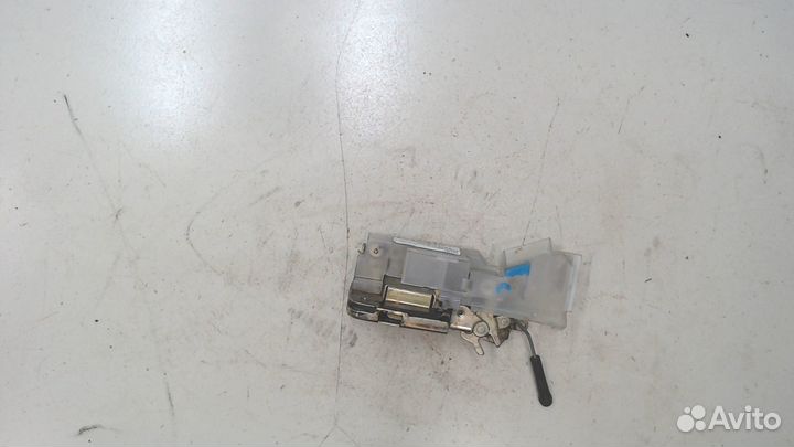 Замок двери Volkswagen Transporter 4, 2001