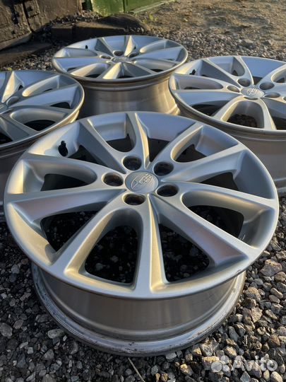 Комплект оригинальных японских дисков r16 subaru