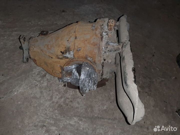 Редуктор зад мерседес 220 полный привод 3.7