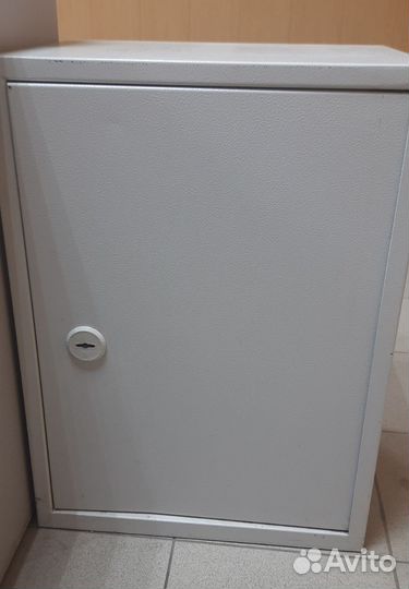 Сейф металлический