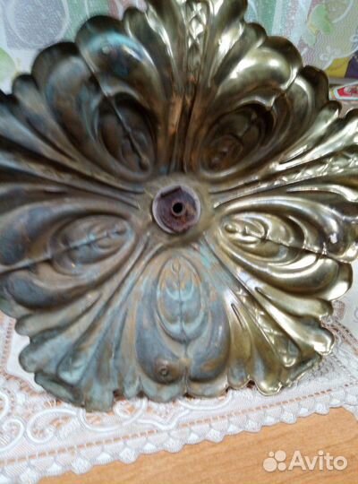 Старинный светильник