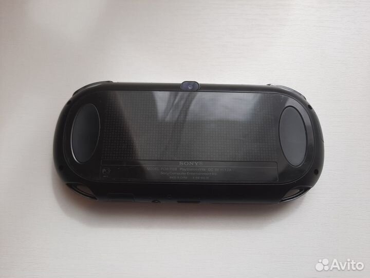 PS Vita на 14 gb + 3 игры