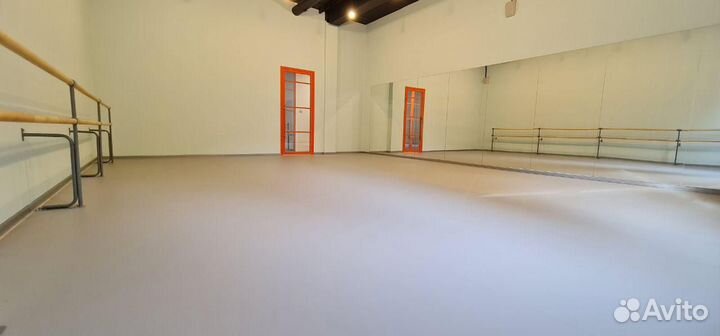Танцевальный зал в аренду. Ортополы. Паркет
