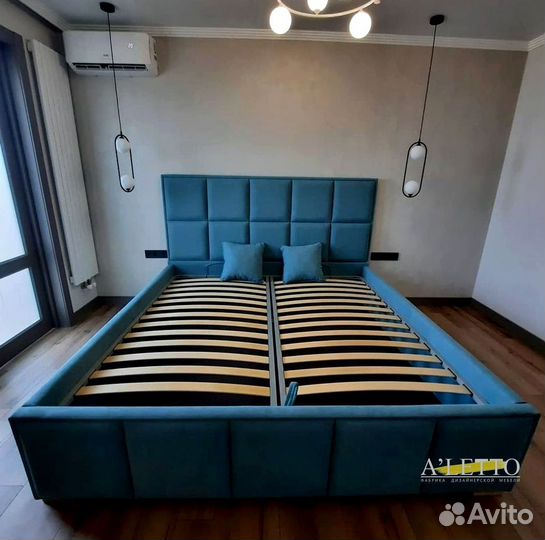 Кровать двуспальная