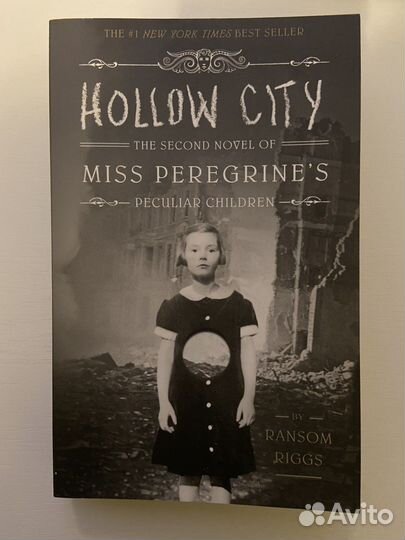 «Дом странный детей. Город пустых» на английском