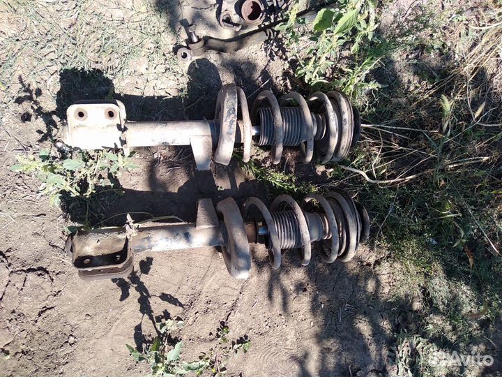 Передняя стойка опель омега А