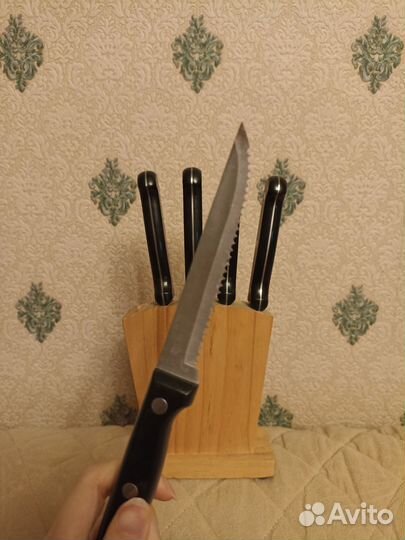 Набор кухонных ножей с подставкой