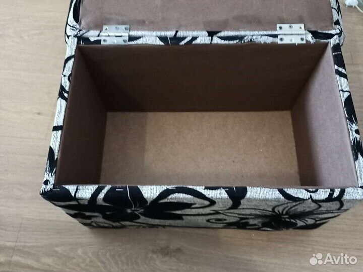 Пуфик в прихожую с ящиком