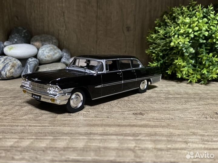 Модель автомобиля зил-111Г