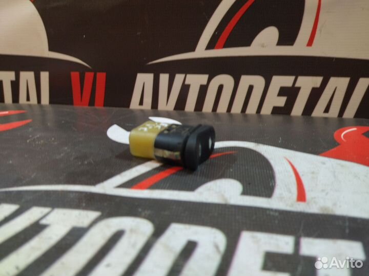 Кнопка стеклоподъемника Ford Focus 1