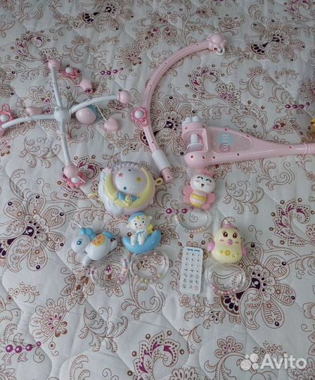 Мобиль музыкальный на кроватку для новорожденных