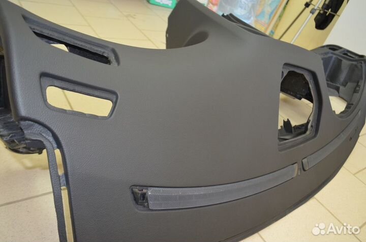 Торпедо панель приборов Volvo S60