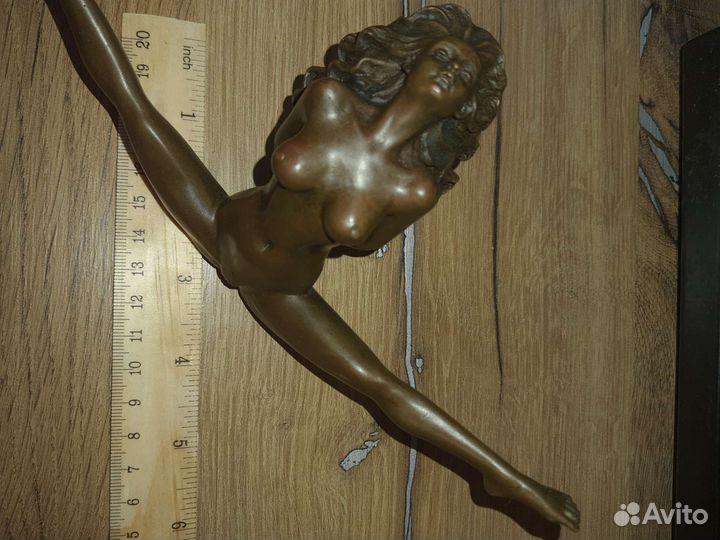 Бронзовая статуэтка