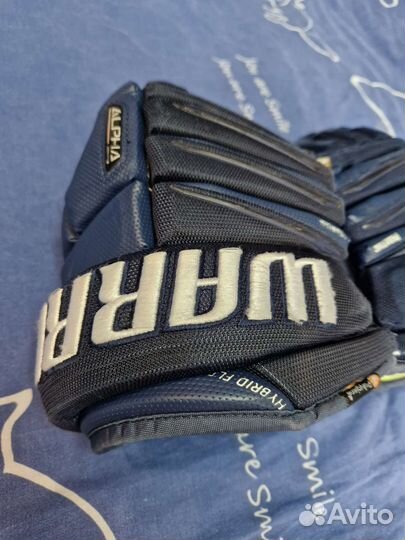 Перчатки хоккейные