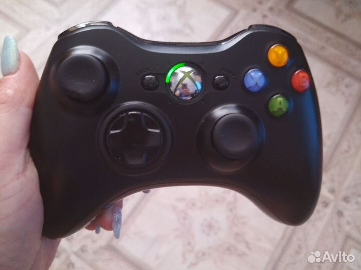 Xbox 360 точно не знаю прошит или нет