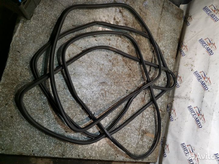 Уплотнительные резинки дверей Volkswagen Polo